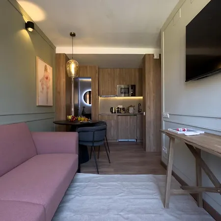 The Market - Design Historic Center Apartman *